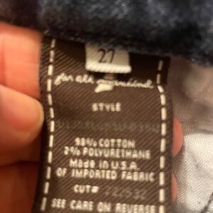 Size 27 7 for all mankind jeans missing button